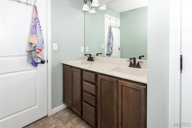 $585,000 | 1151 Illiniwek Drive, Mascoutah, IL 62258