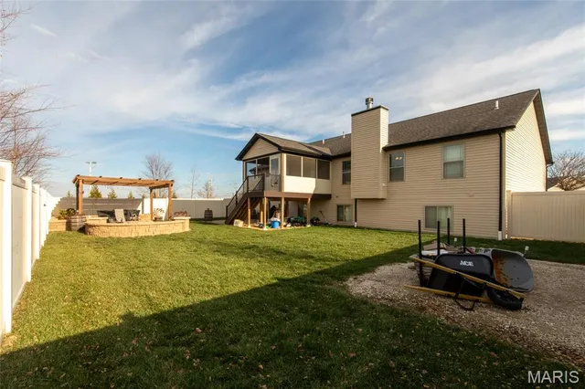 $585,000 | 1151 Illiniwek Drive, Mascoutah, IL 62258