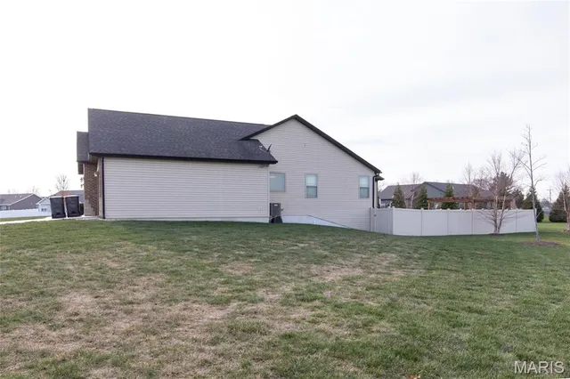 $600,000 | 1151 Illiniwek Drive, Mascoutah, IL 62258