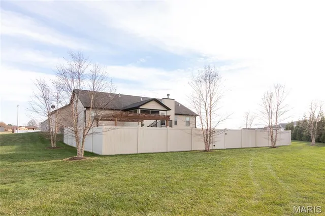 $600,000 | 1151 Illiniwek Drive, Mascoutah, IL 62258