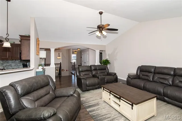 $600,000 | 1151 Illiniwek Drive, Mascoutah, IL 62258