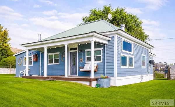 $243,400 | 210 East Salmon Avenue, Arco, ID 83213