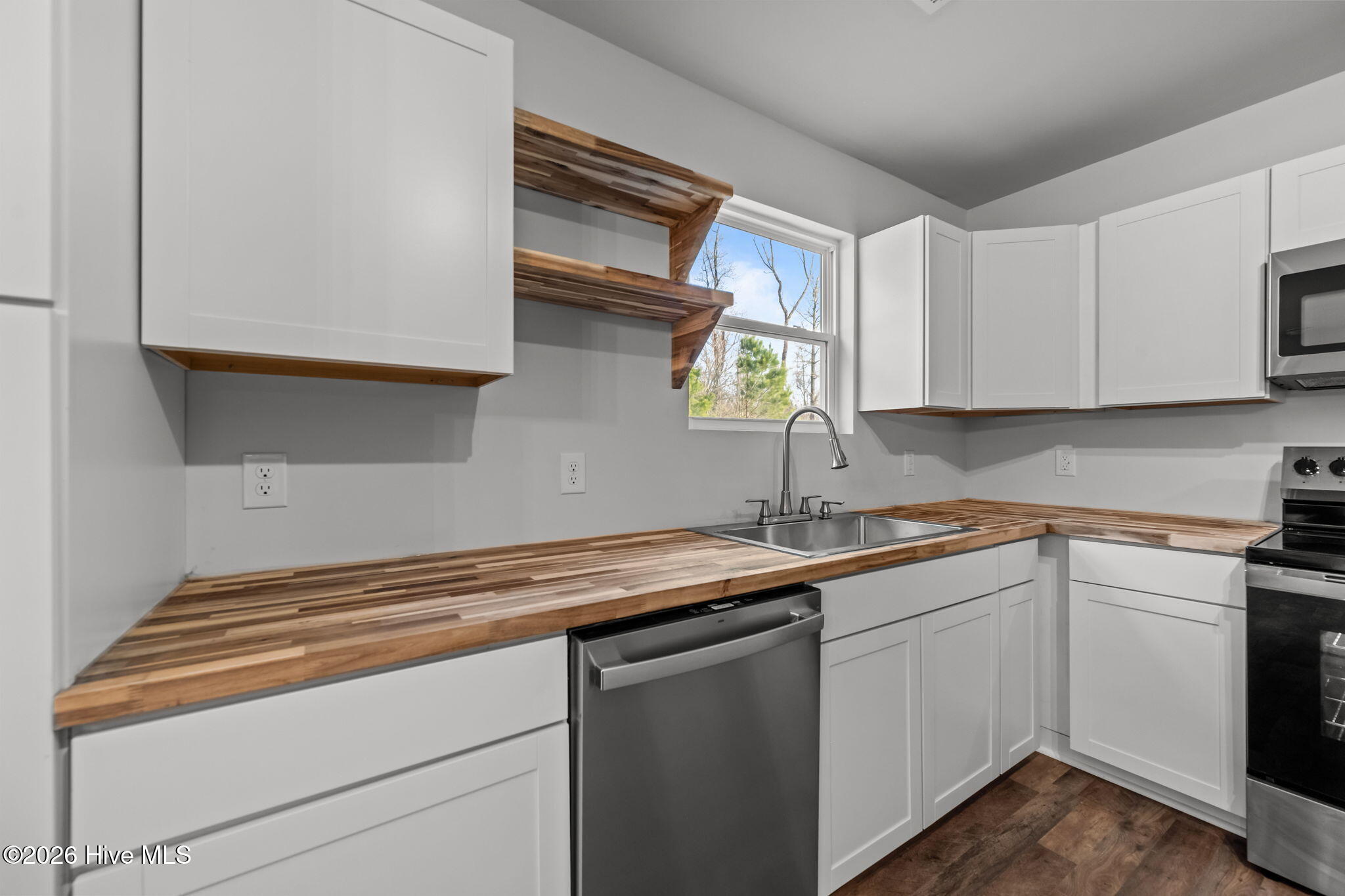 444 Huffmantown Road Richlands, NC 28574 - Photo 21 of 45 32-web-or-mls-_RAD0089