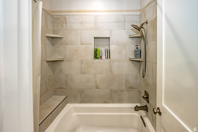 1283 North Gallen Road Santa Clara, UT 84765 - Photo 45 of 103 Full bathroom featuring shower / bath combination with curtain