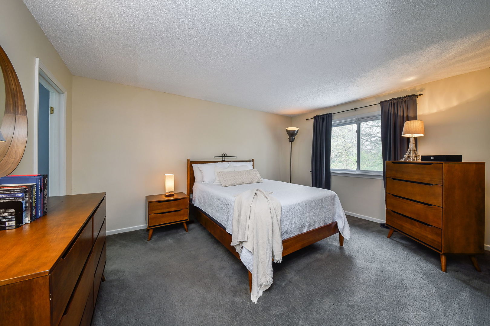 1925 Coach Drive Naperville, IL 60565 - Photo 21 of 44