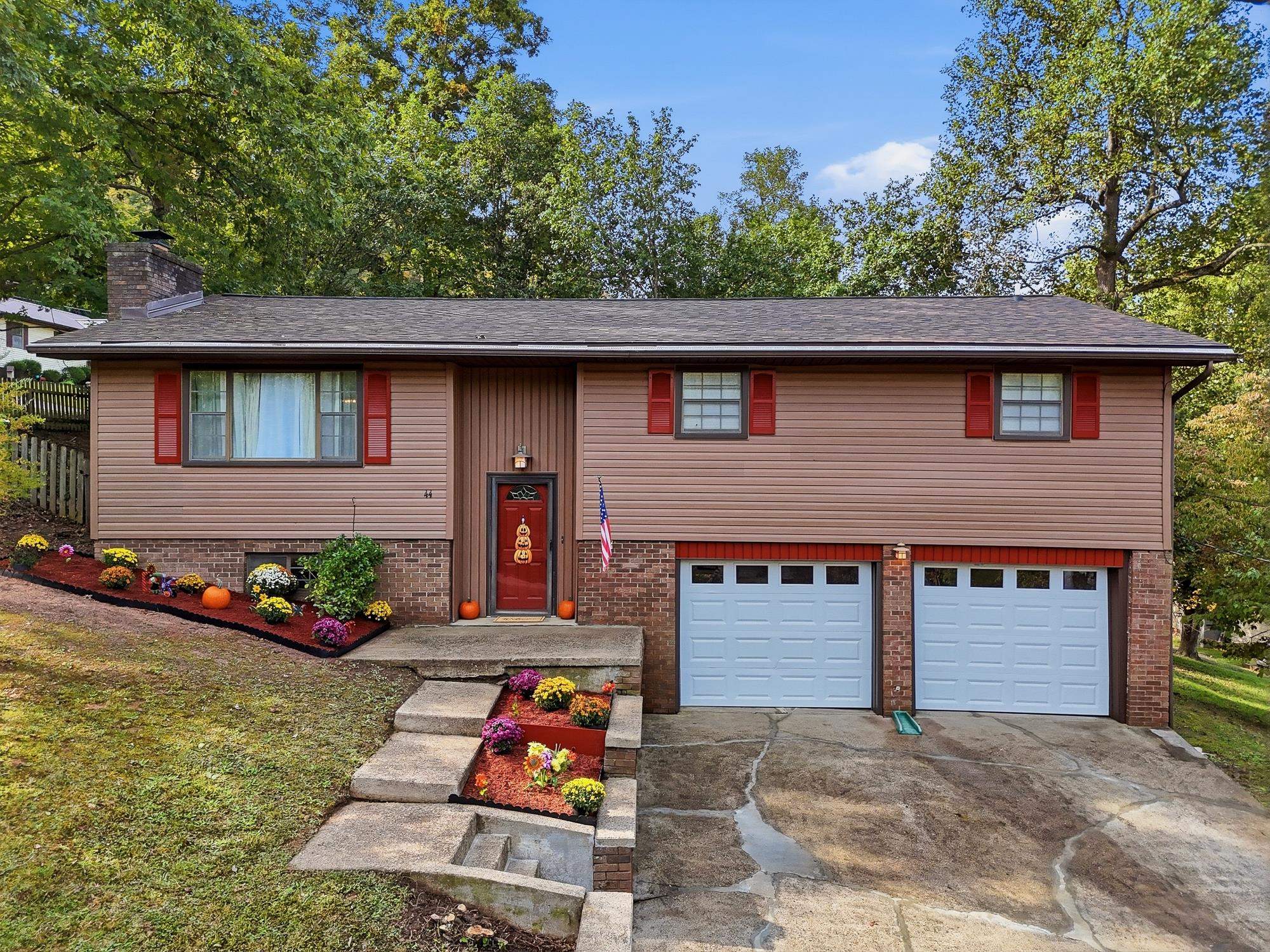 44 May Road Huntington, WV 25704 - Photo 1 of 31 Gallery Image 1