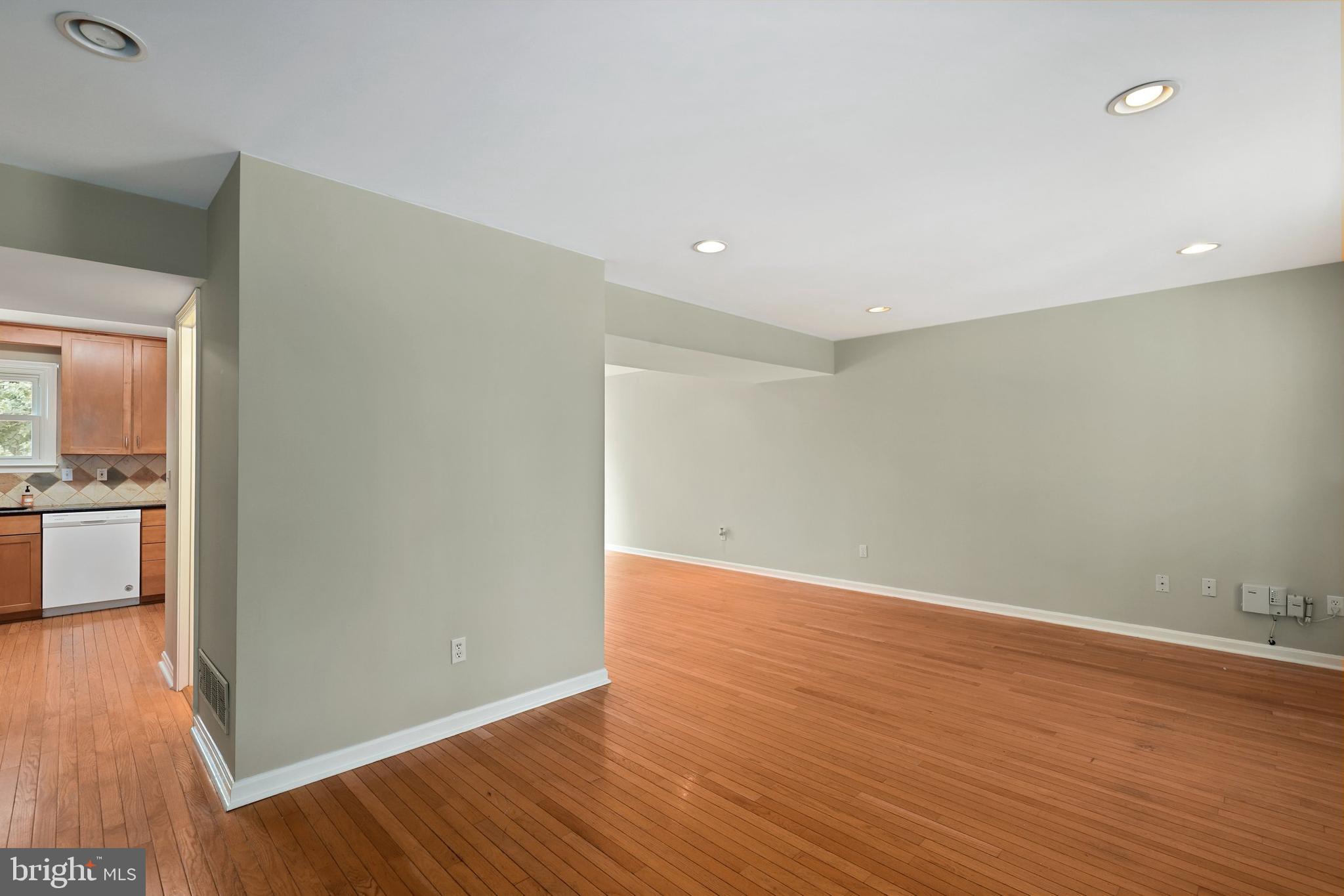 7778 Old House Road Pasadena, MD 21122 - Photo 8 of 46 Gallery Image 8