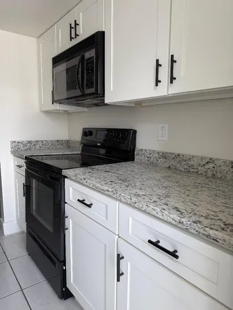$1,650 | 1913 Northeast 2nd Street, Unit 1, Pompano Beach, FL 33060