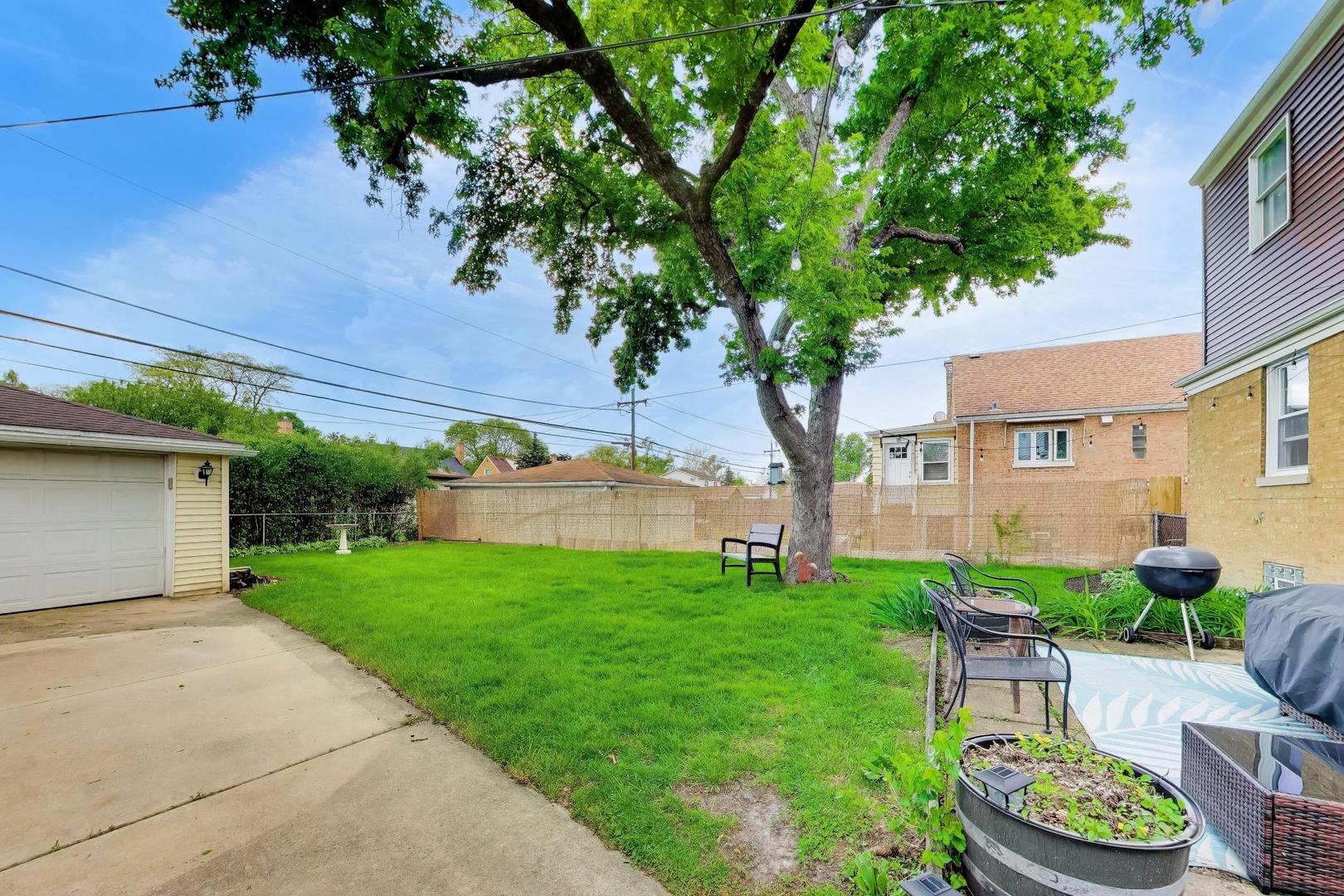 2536 5th Avenue North Riverside, IL 60546 - Photo 23 of 24 a front view of a house with garden