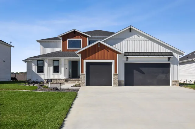$1,279,900 | 6837 Sunrise Point, Horace, ND 58047