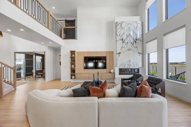 $1,279,900 | 6837 Sunrise Point, Horace, ND 58047