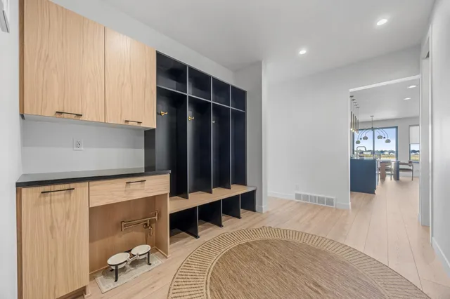 $1,279,900 | 6837 Sunrise Point, Horace, ND 58047