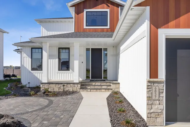 $1,279,900 | 6837 Sunrise Point, Horace, ND 58047