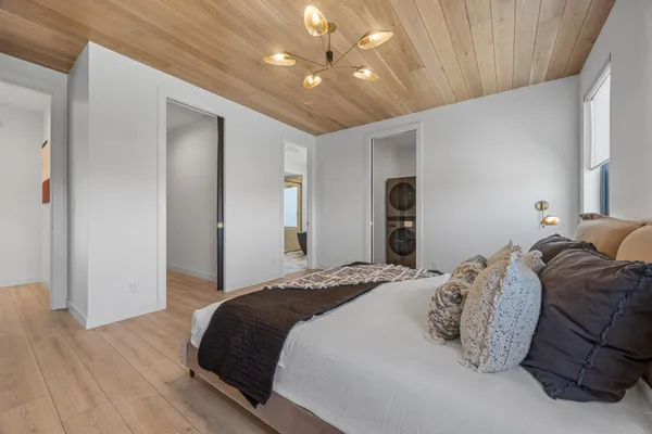 $1,279,900 | 6837 Sunrise Point, Horace, ND 58047