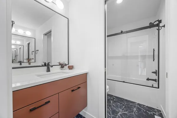 $1,279,900 | 6837 Sunrise Point, Horace, ND 58047