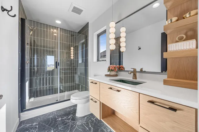 $1,279,900 | 6837 Sunrise Point, Horace, ND 58047