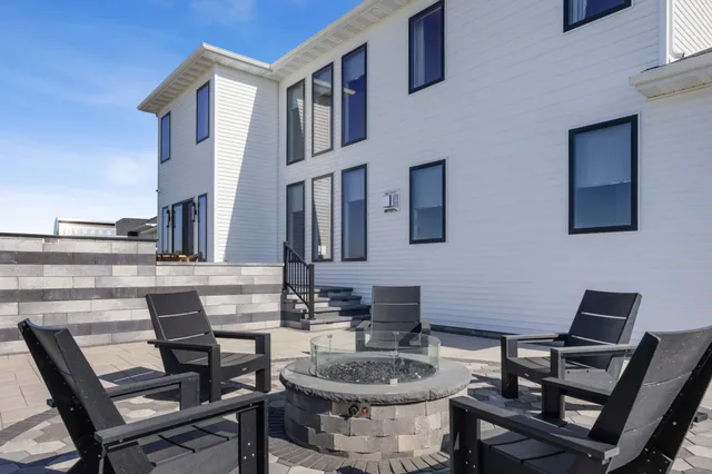 $1,279,900 | 6837 Sunrise Point, Horace, ND 58047