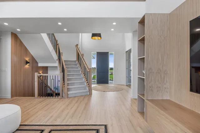 $1,279,900 | 6837 Sunrise Point, Horace, ND 58047