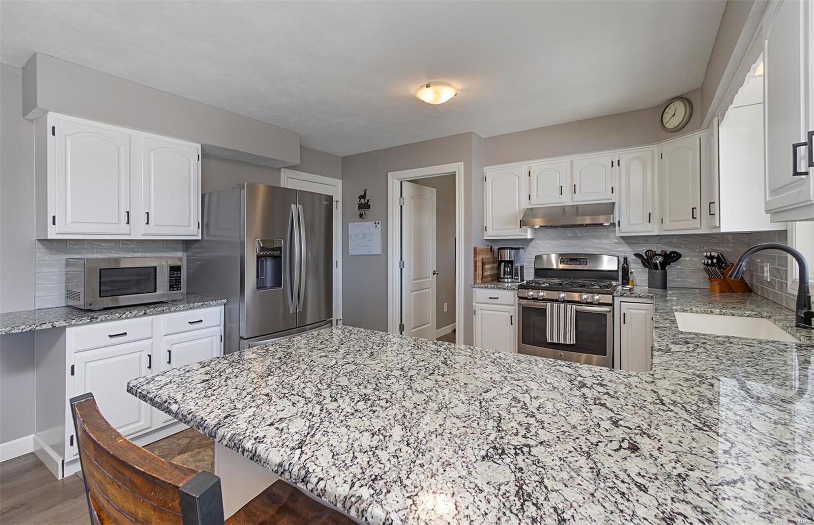 13162 Michael Road Highland, IL 62249 - Photo 15 of 52