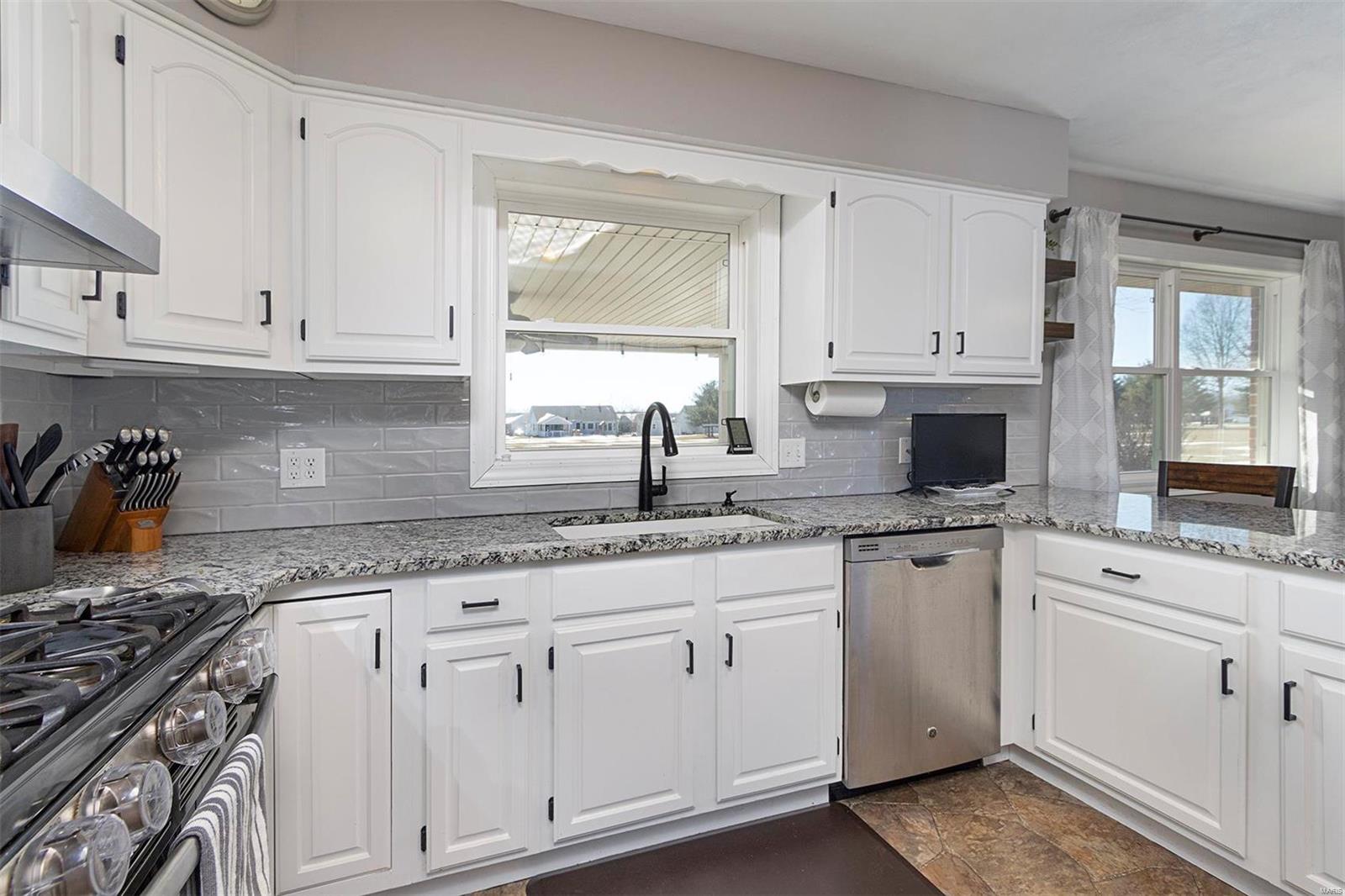 13162 Michael Road Highland, IL 62249 - Photo 17 of 52