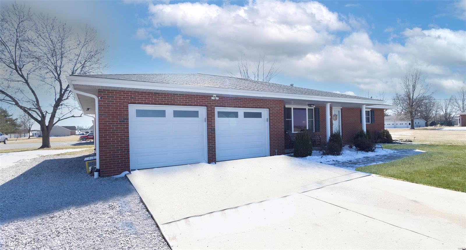 13162 Michael Road Highland, IL 62249 - Photo 4 of 52