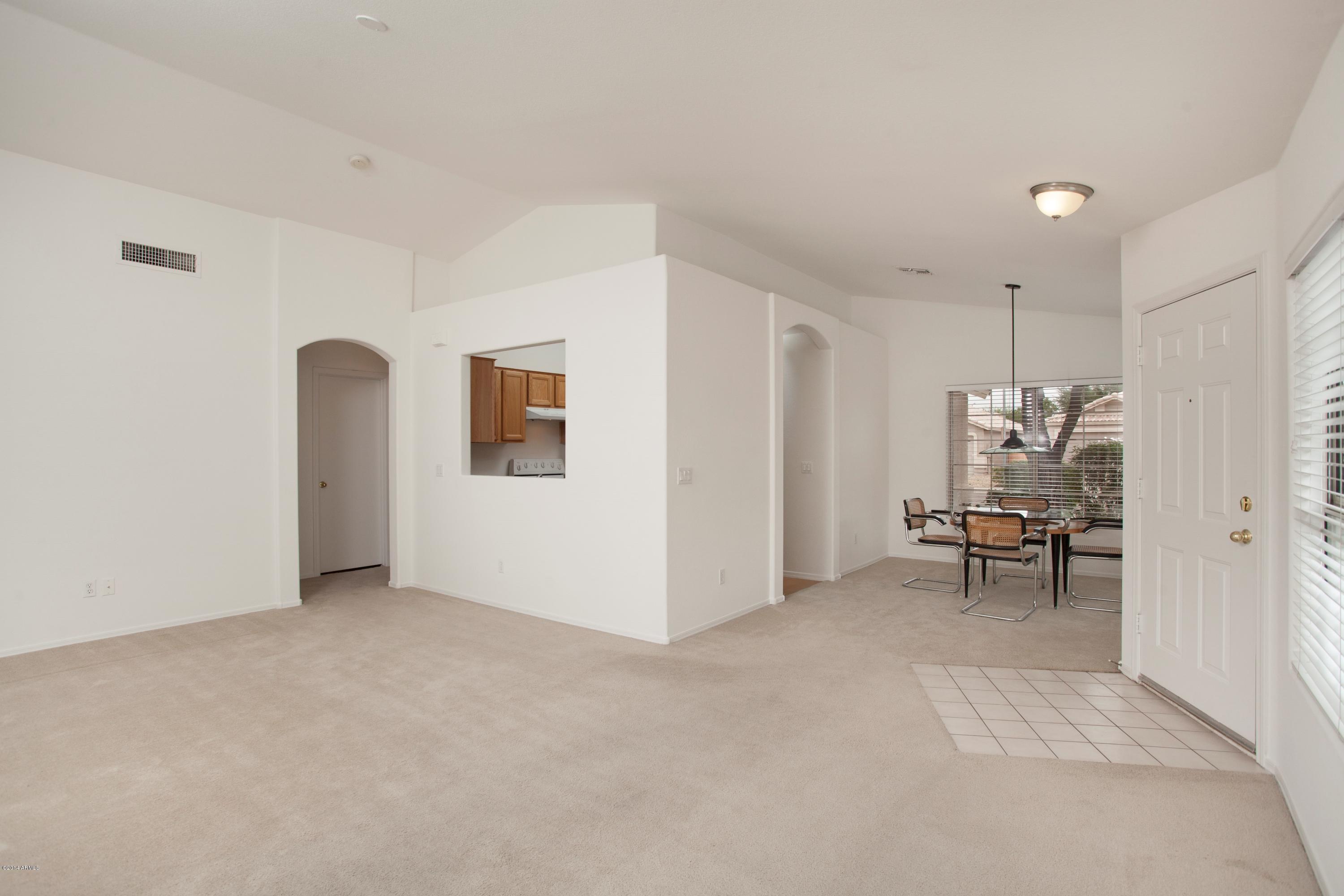 517 West St John Road Phoenix, AZ 85023 - Photo 2 of 15 Entry