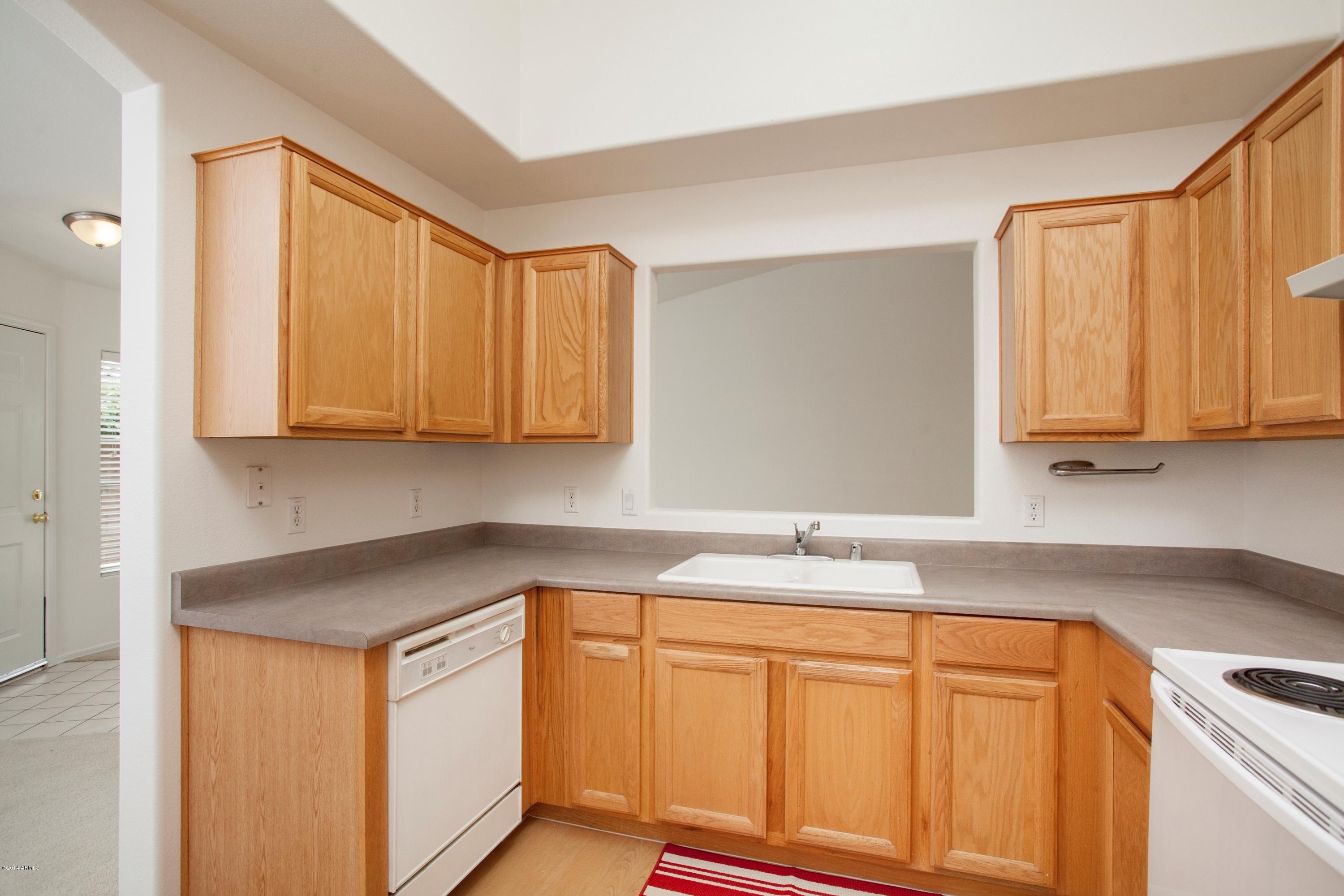 517 West St John Road Phoenix, AZ 85023 - Photo 4 of 15 Kitchen