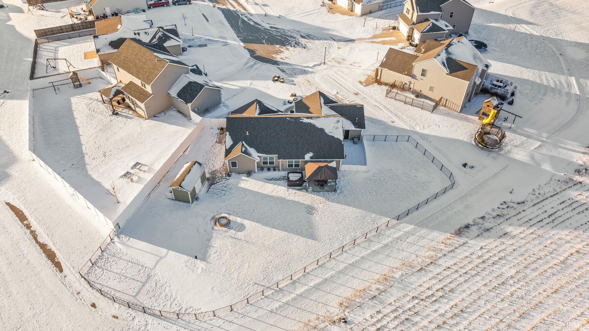 513 Alexander Place Garrett, IN 46738 - Photo 2 of 27