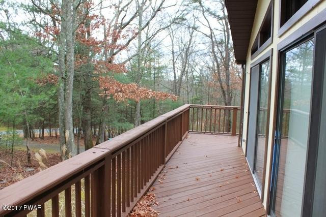 120 Ranger Road Greeley, PA 18425 - Photo 4 of 20 12 Deck c