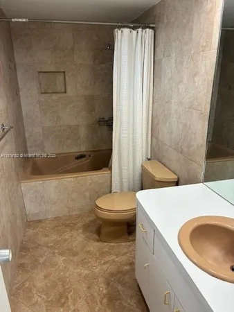 $4,500 | 10185 Collins Avenue, Unit 917, Bal Harbour, FL 33154