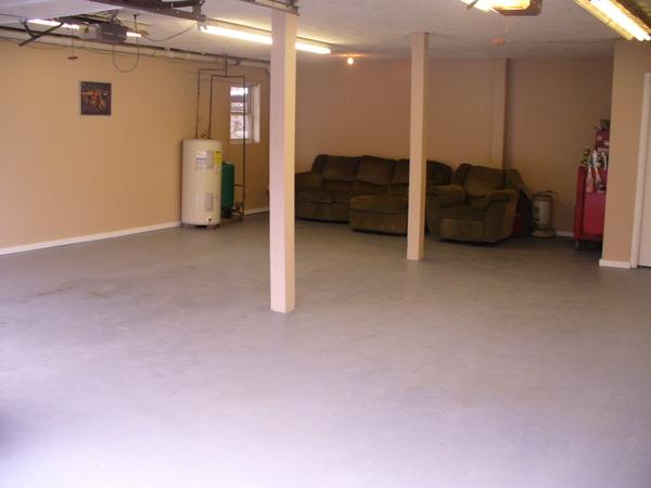 436 Ridge Road Stroudsburg, PA 18360 - Photo 9 of 29 2 car garage
