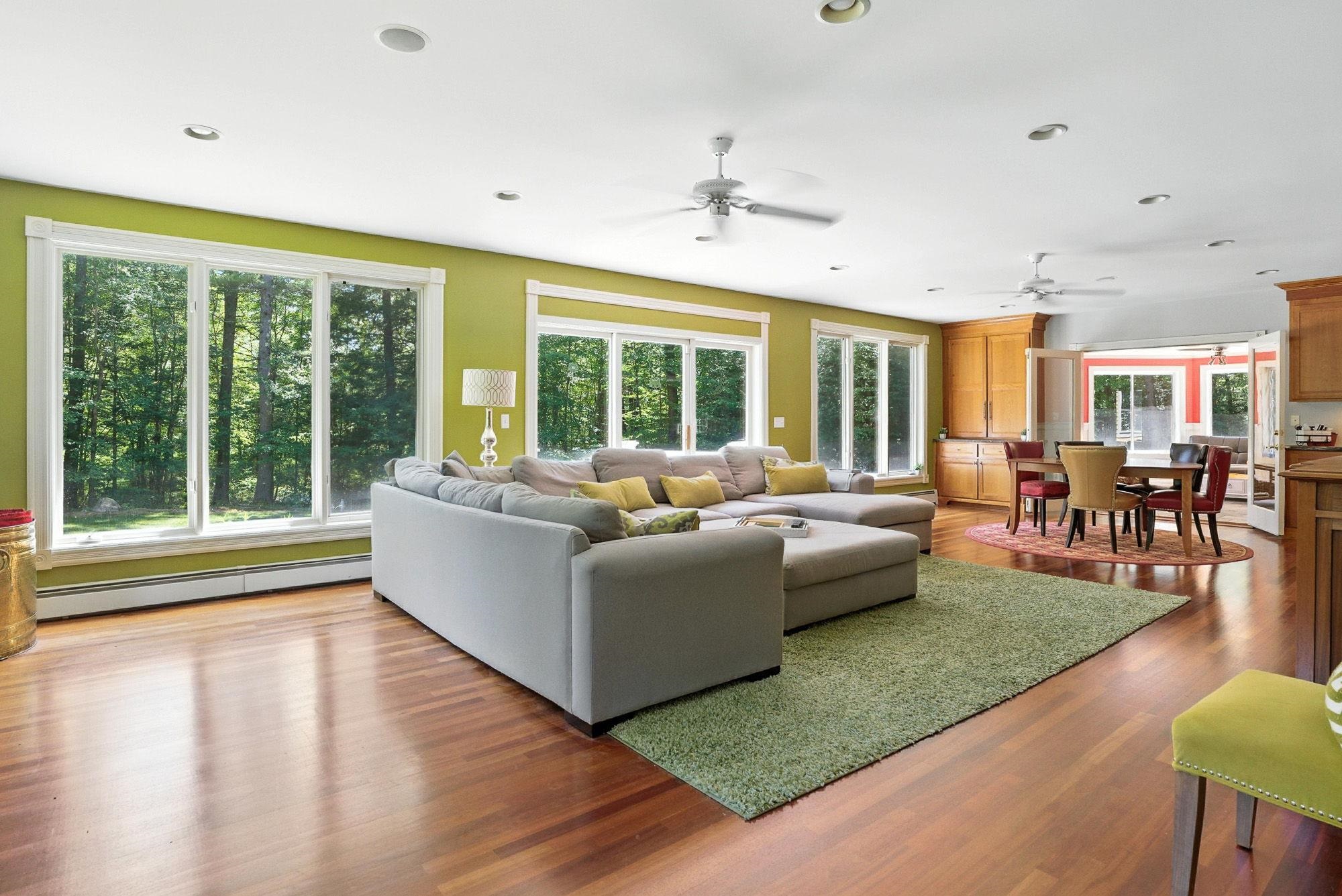 37 Magazine Street Bedford, NH 03110 - Photo 13 of 58