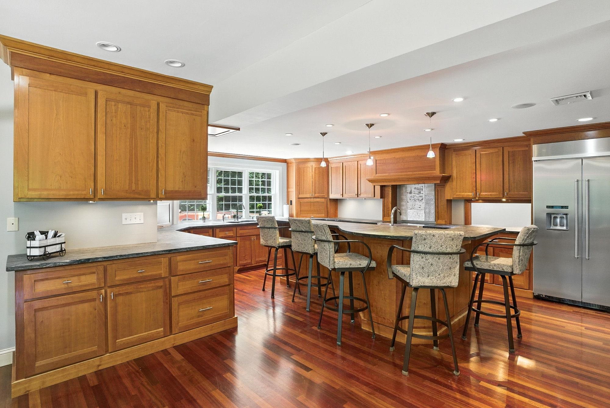 37 Magazine Street Bedford, NH 03110 - Photo 20 of 58