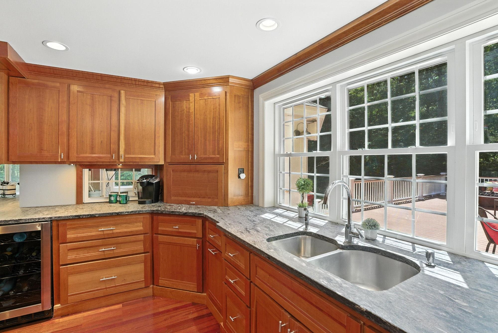 37 Magazine Street Bedford, NH 03110 - Photo 24 of 58