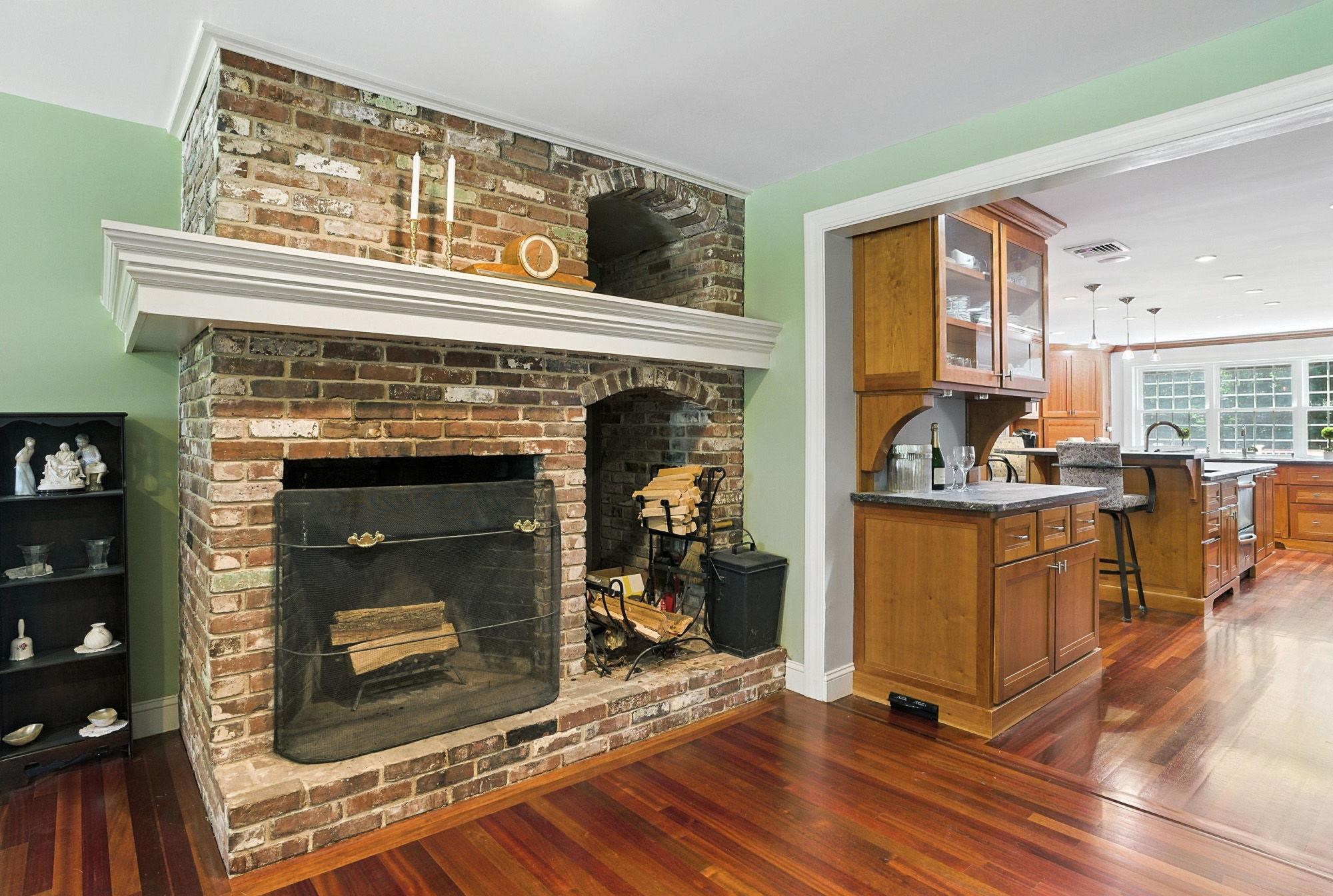 37 Magazine Street Bedford, NH 03110 - Photo 31 of 58