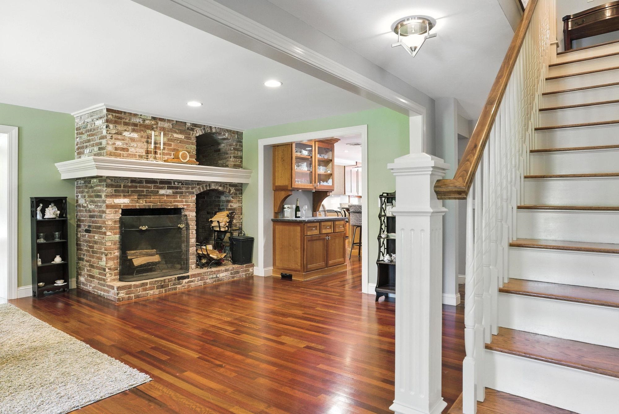 37 Magazine Street Bedford, NH 03110 - Photo 32 of 58