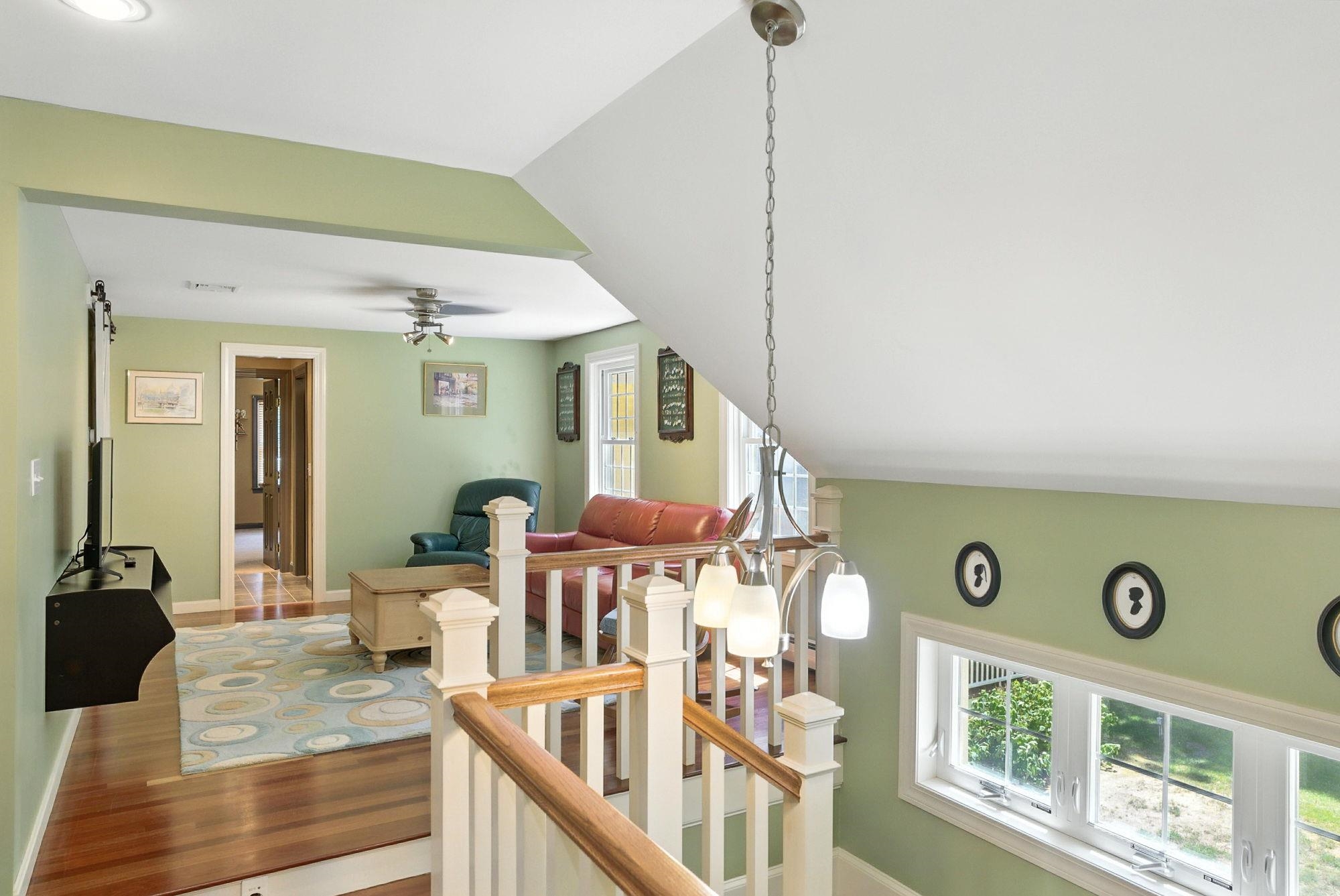 37 Magazine Street Bedford, NH 03110 - Photo 43 of 58