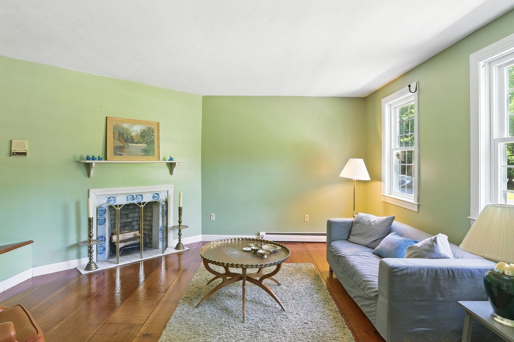 37 Magazine Street Bedford, NH 03110 - Photo 8 of 58