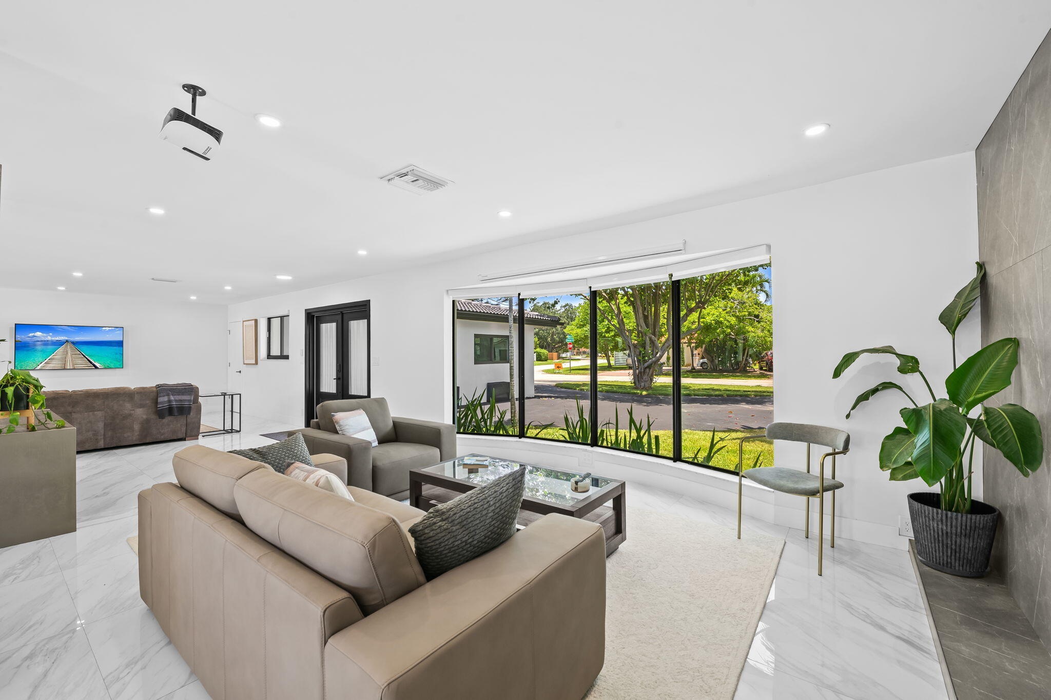 5122 Cleveland Street Hollywood, FL 33021 - Photo 10 of 28 10-web-or-mls-DSC_3893