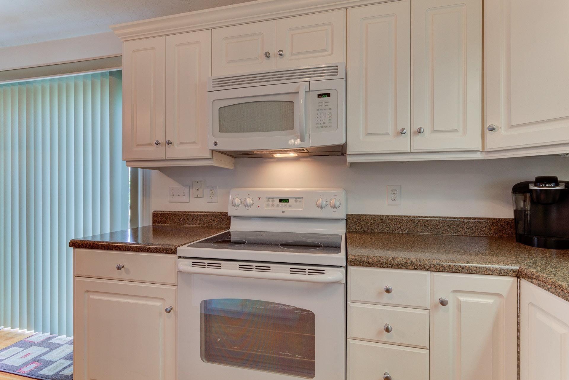 1005 Vinyard Road Vinton, VA 24179 - Photo 15 of 34 015-313359-15-1005 Vineyard Rd-9-10_7749