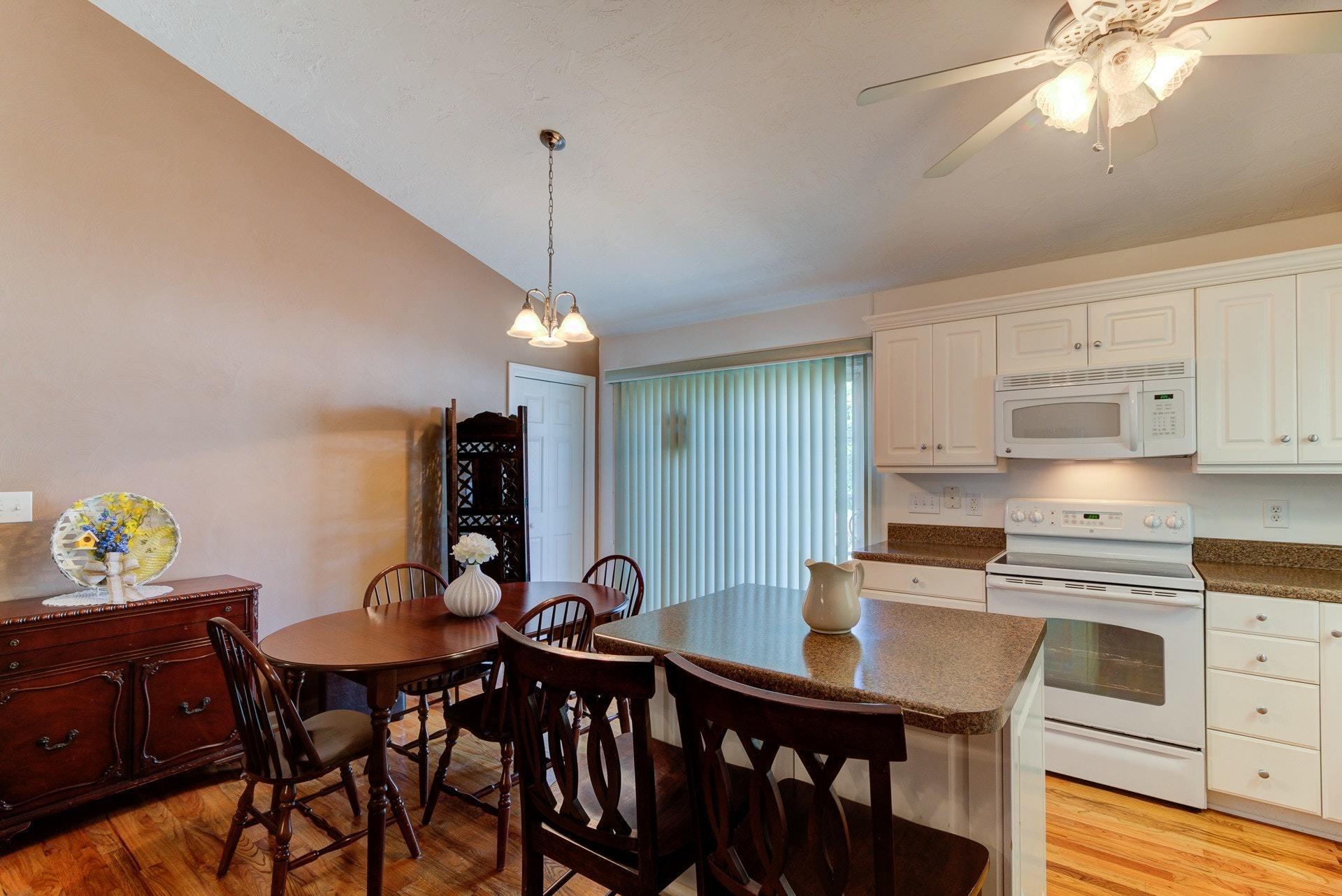 1005 Vinyard Road Vinton, VA 24179 - Photo 8 of 34 008-313359-08-1005 Vineyard Rd-9-4_77495