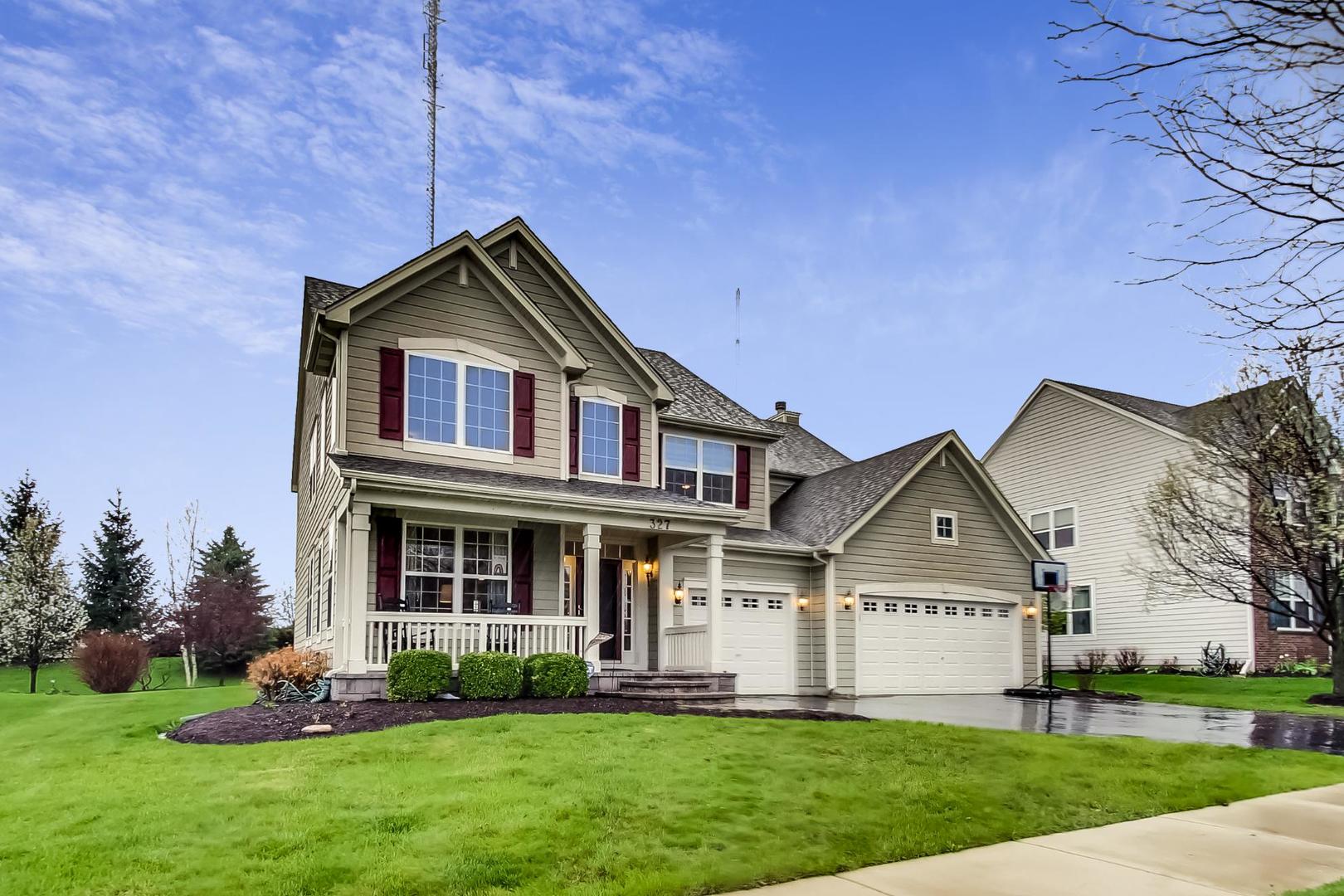 327 Monument Road Elgin, IL 60124 - Photo 1 of 50