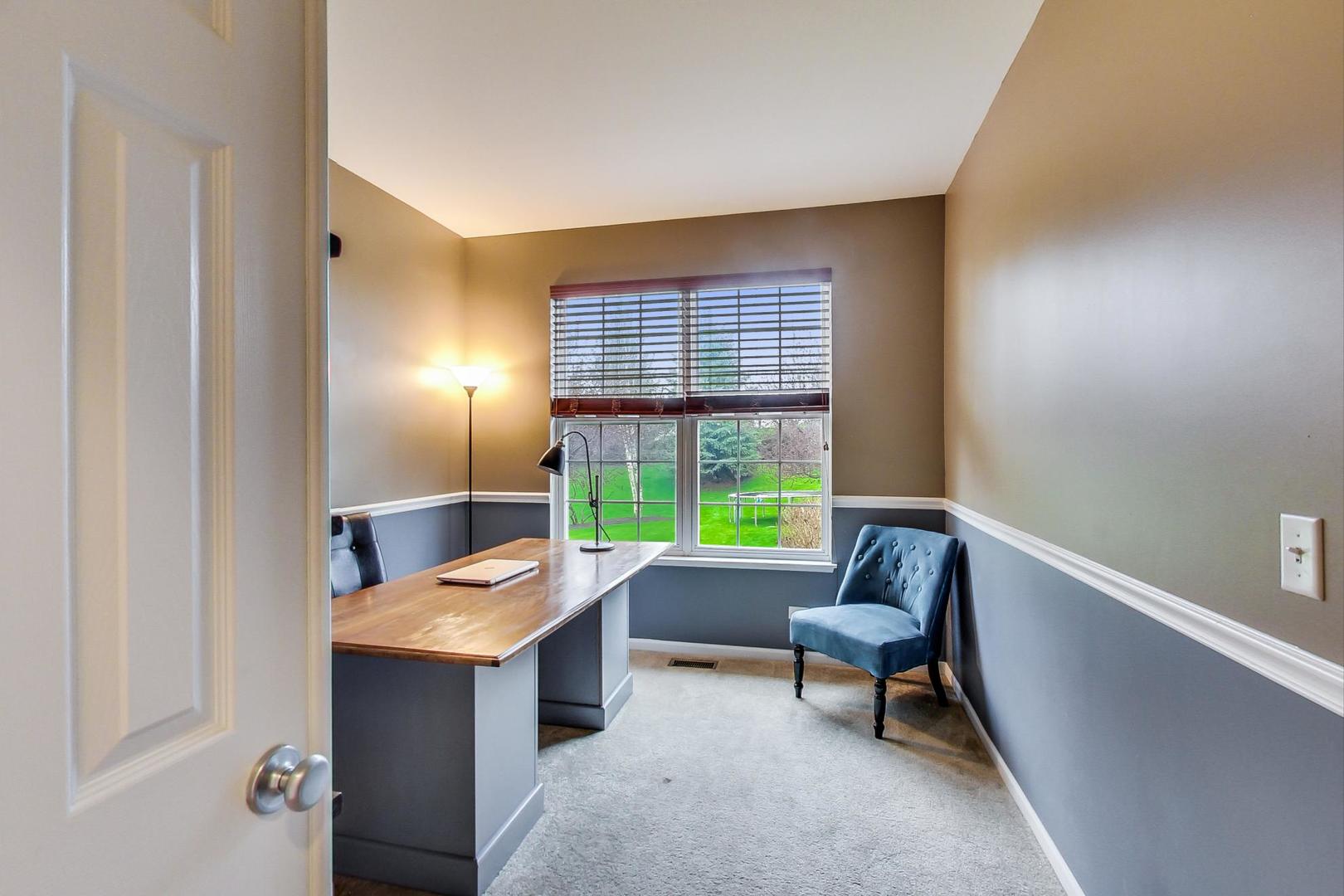 327 Monument Road Elgin, IL 60124 - Photo 16 of 50
