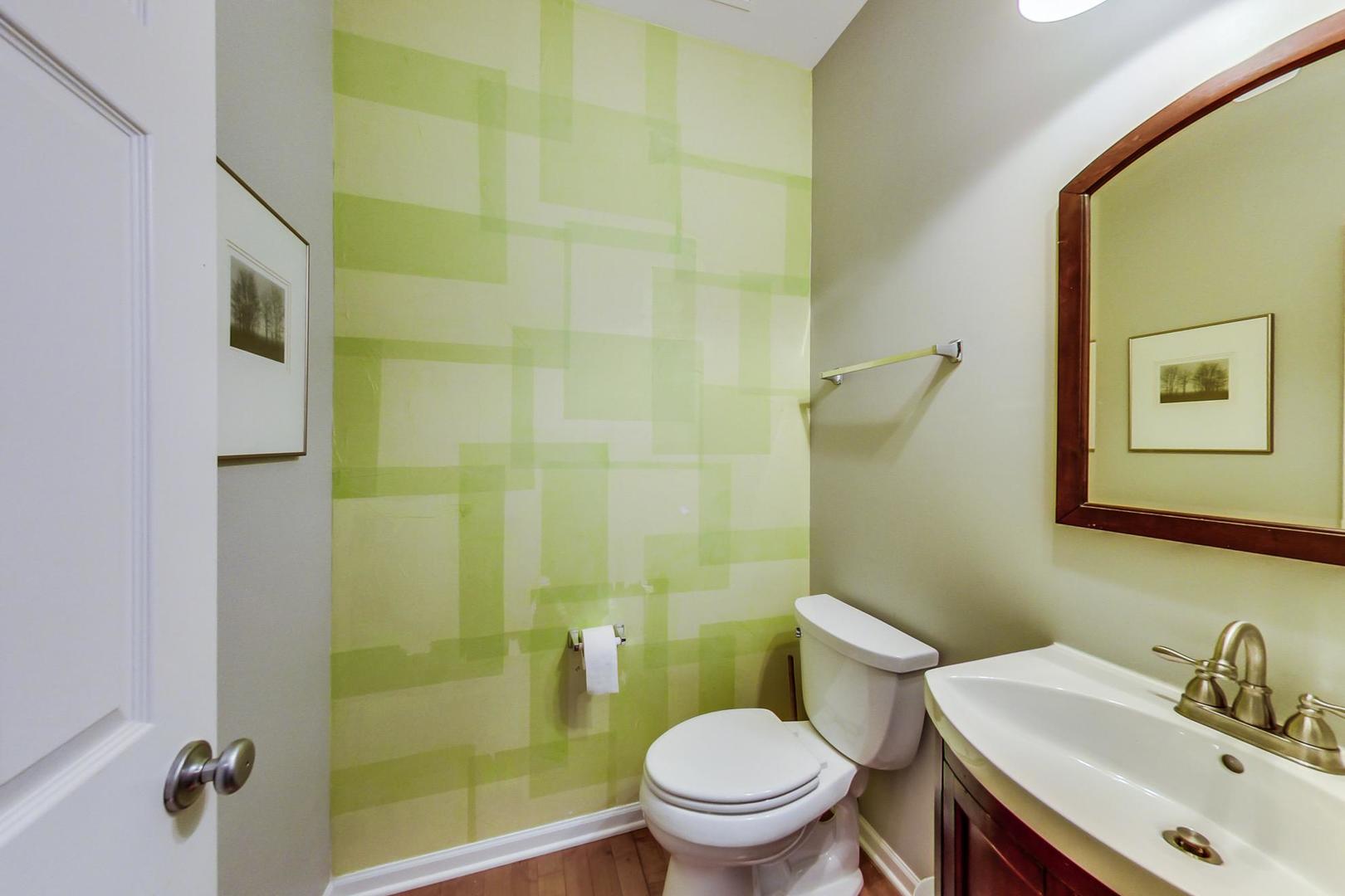 327 Monument Road Elgin, IL 60124 - Photo 18 of 50