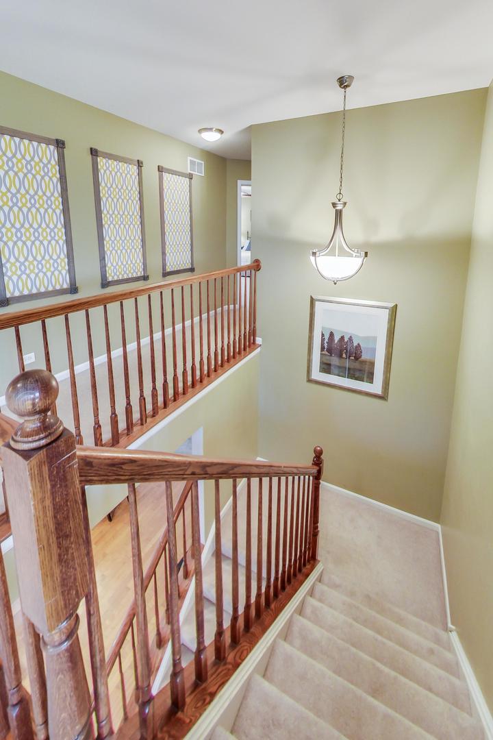 327 Monument Road Elgin, IL 60124 - Photo 19 of 50