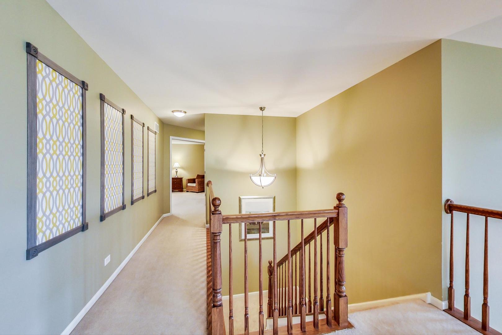 327 Monument Road Elgin, IL 60124 - Photo 20 of 50