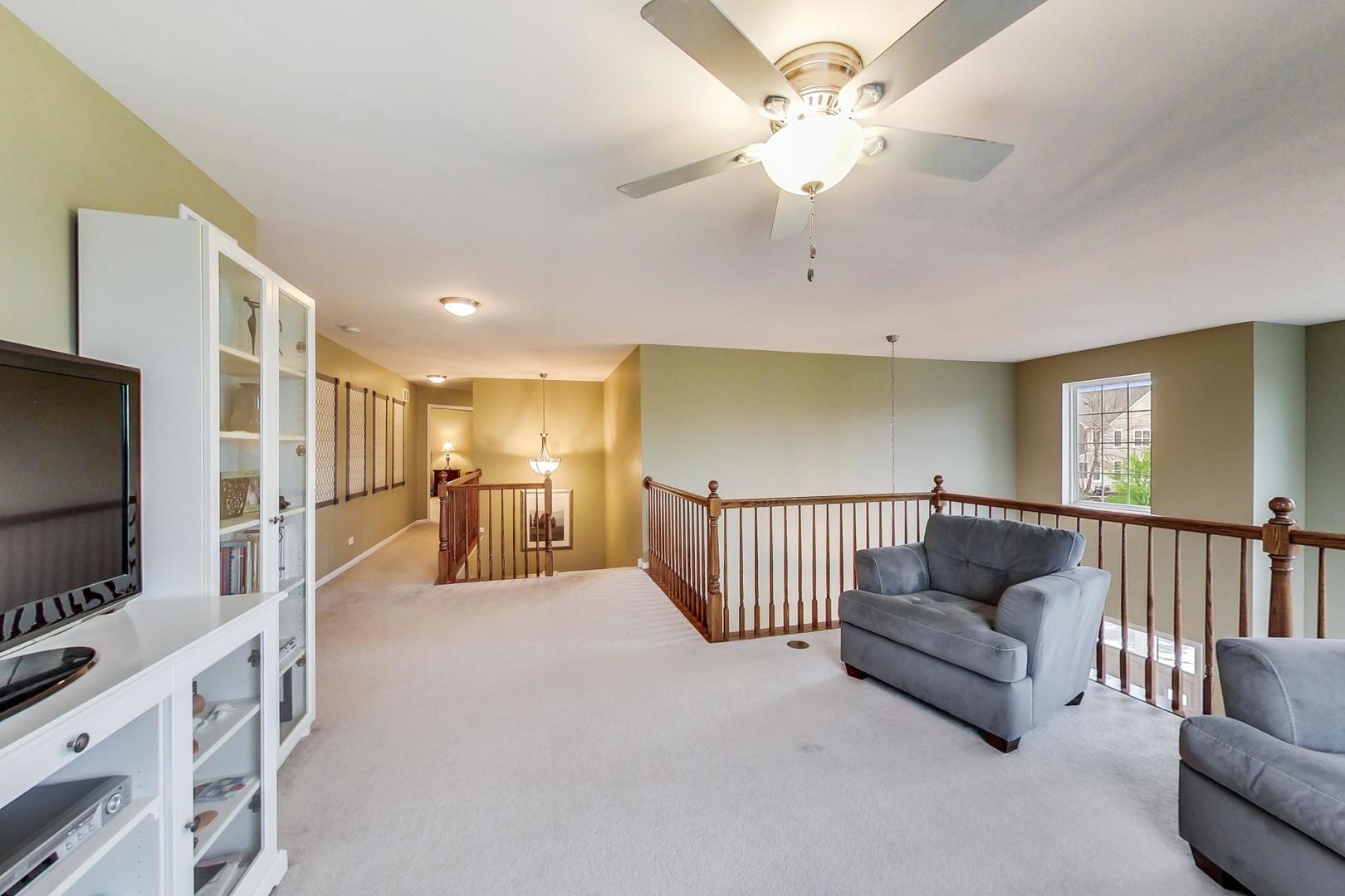 327 Monument Road Elgin, IL 60124 - Photo 21 of 50