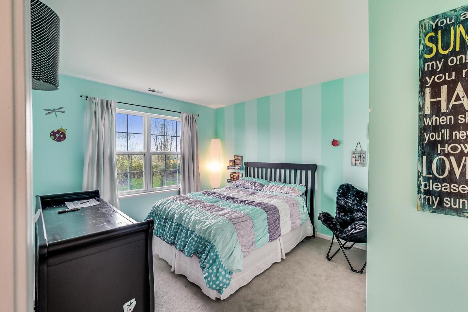 327 Monument Road Elgin, IL 60124 - Photo 24 of 50