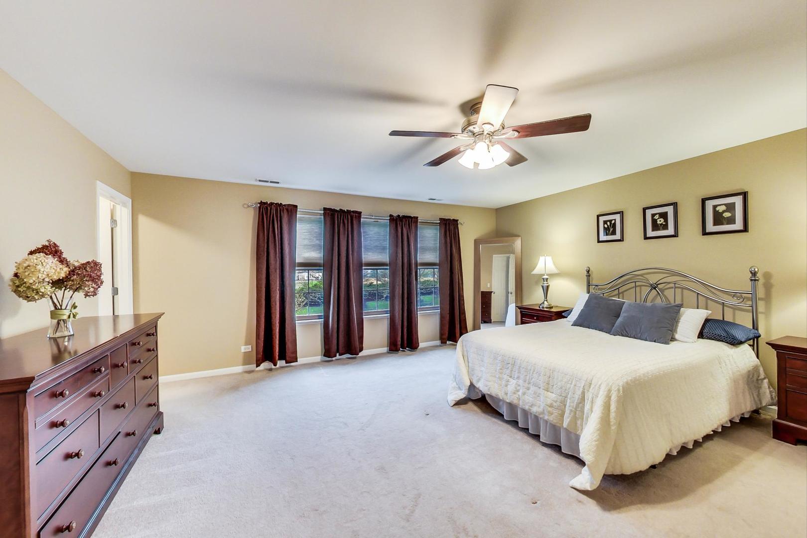327 Monument Road Elgin, IL 60124 - Photo 25 of 50