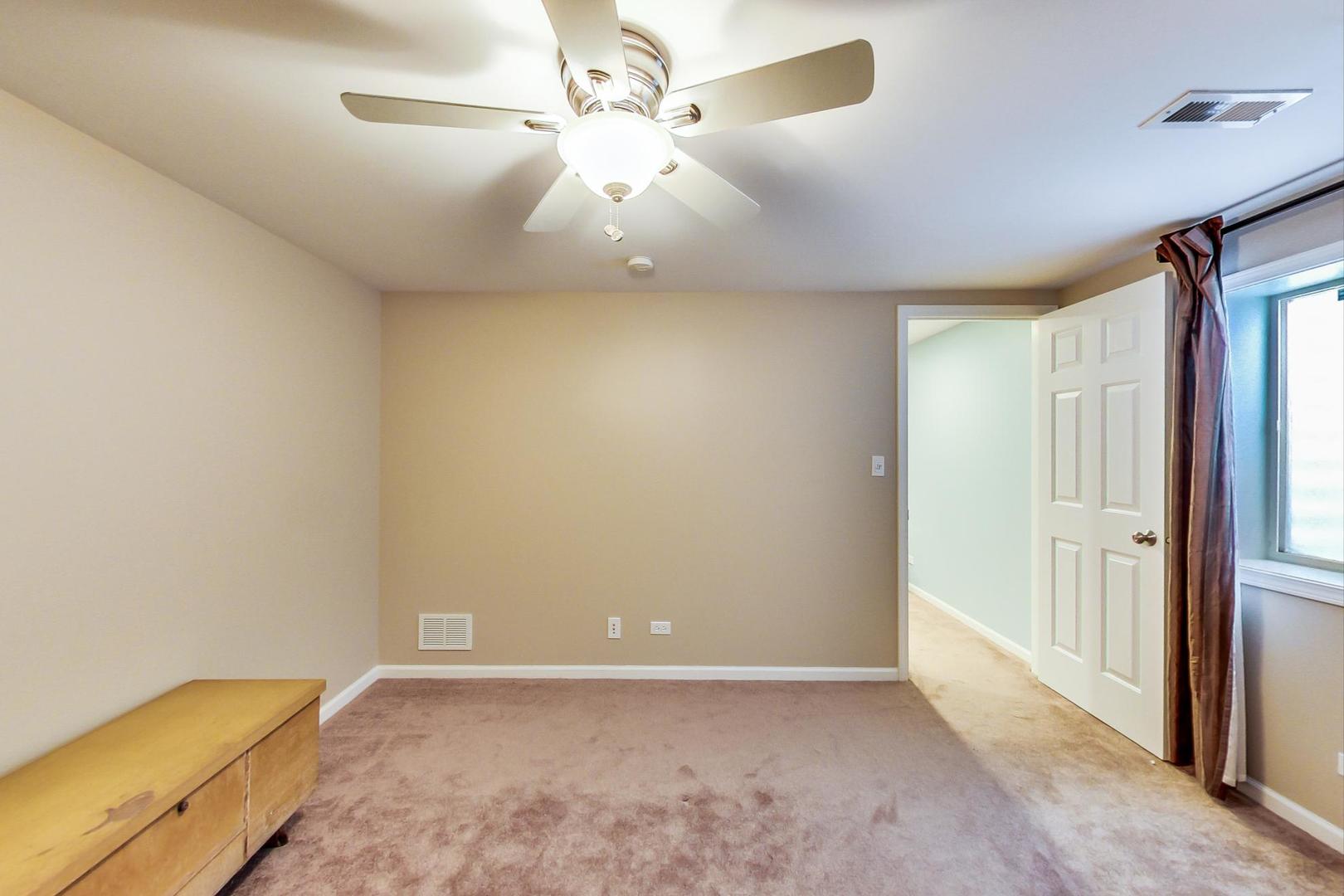 327 Monument Road Elgin, IL 60124 - Photo 41 of 50